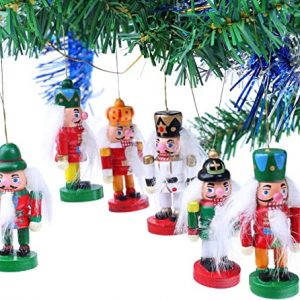 Brubaker 6-teiliges Set Nussknacker Holzanhänger – Baumschmuck für den Weihnachtsbaum – Weihnachtsanhänger Christbaumschmuck aus Holz – Handbemalt