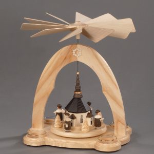 Albin Preissler Weihnachtspyramide »Seiffener Kirche mit Kurrende«, (1 St.), Handwerkskunst aus dem Erzgebirge