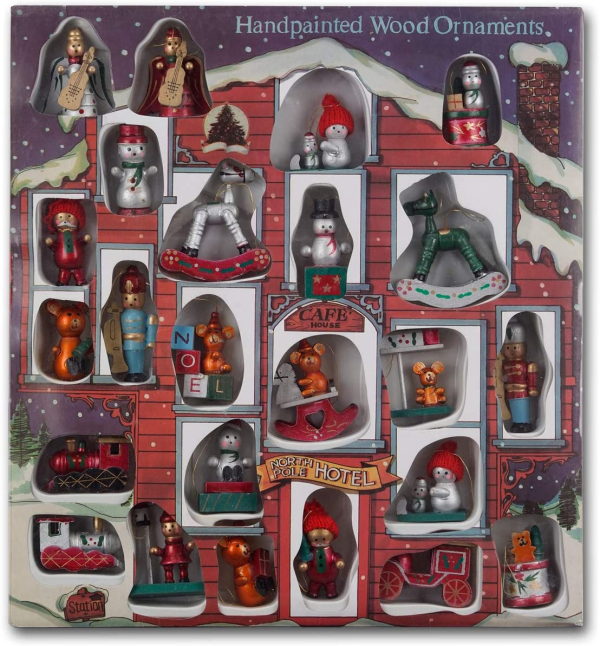 Brubaker 24-TLG. Set Weihnachtsbaumschmuck aus Holz, bis zu 7,5 cm große Figuren, handbemalt und in exkl. XXL Weihnachts-Geschenkbox
