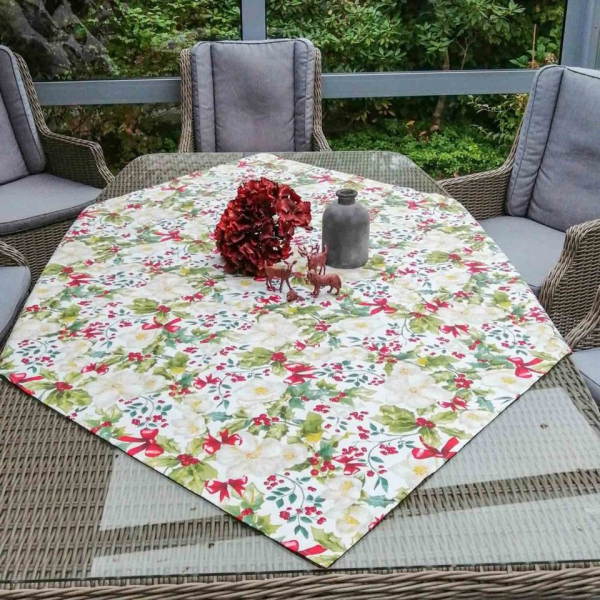 Mit Liebe dekoriert Tischdecke »Mitteldecke Christrose – Tischdecke zu Weihnachten«